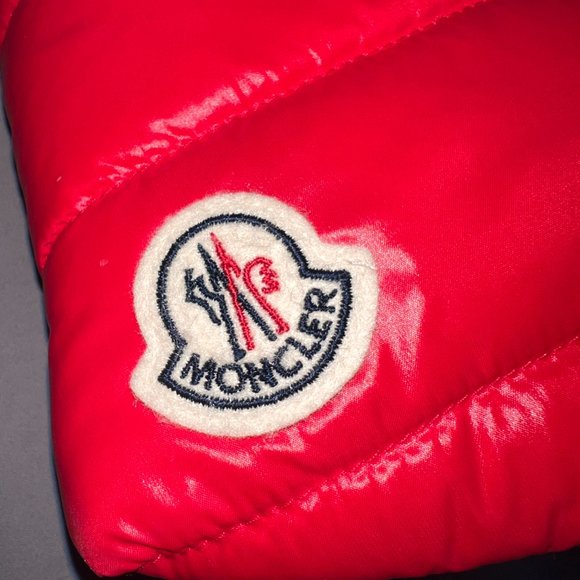 Moncler Poldo. Dog Vest - Picture 6 of 7